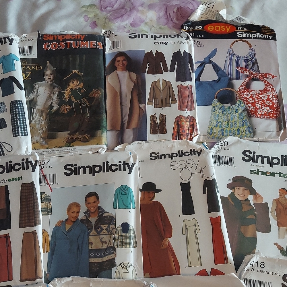 Simplicity Vintage Sewing Pattern Collection #4 - Picture 4 of 11